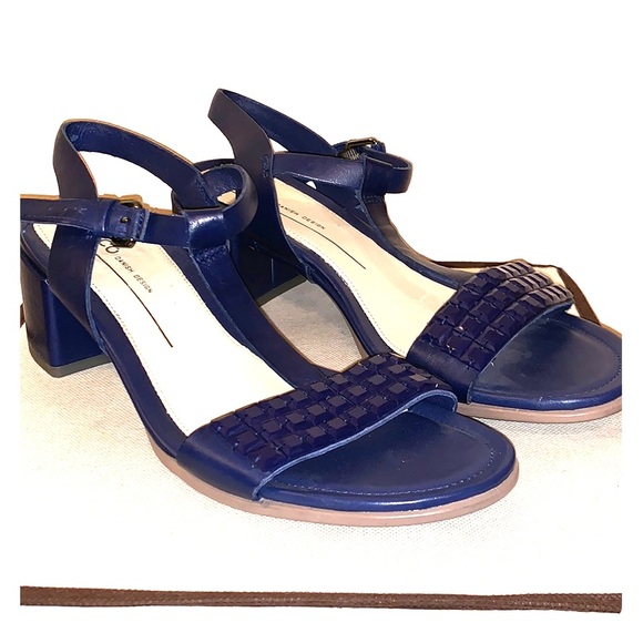 ecco navy sandals